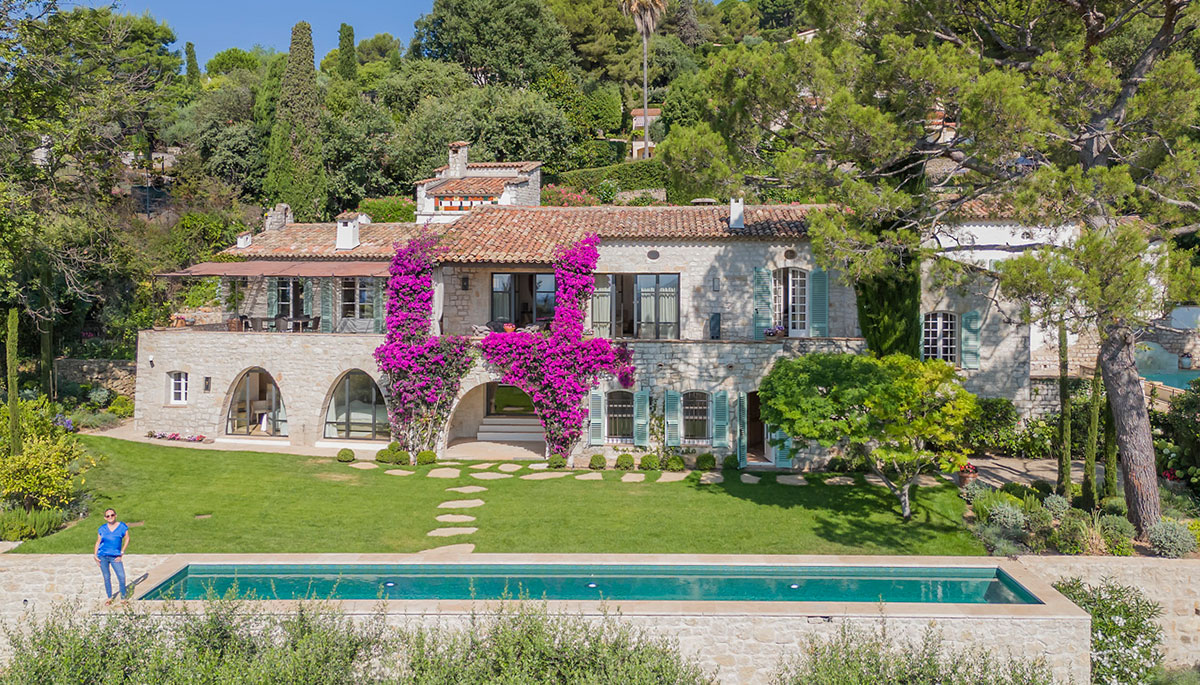 Nathalie Ludwig dévoile la Villa Saint-Paul, une somptueuse demeure sur la Côte d’Azur