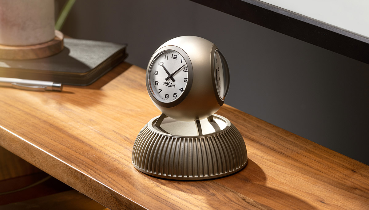 Vulcain Table Clock : la résurrection d’une icône horlogère