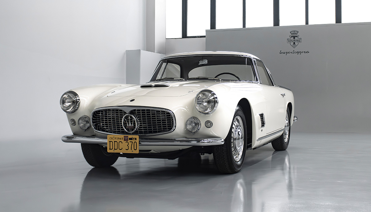 Une superbe Maserati 3500 GT restaurée par Touring Superleggera au salon Rétromobile 2025